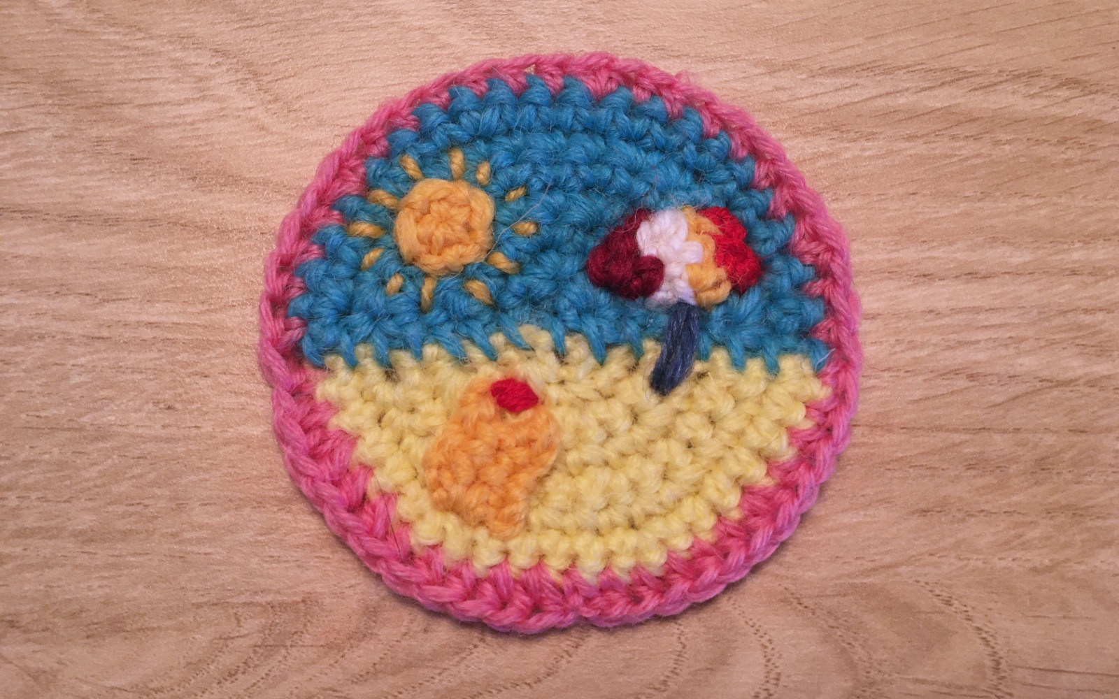 Solmuteoriaa Hey Duggee Summer Holiday Badge Crochet Pattern